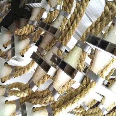 السلم الحبل للصعود على متن القوارب النجاة